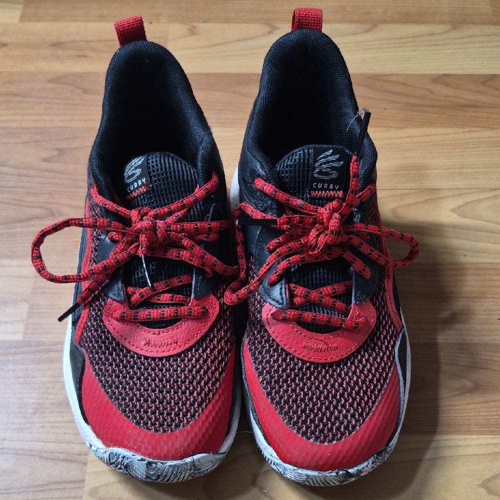 Under Armour Kids Sneakers in Red and Black